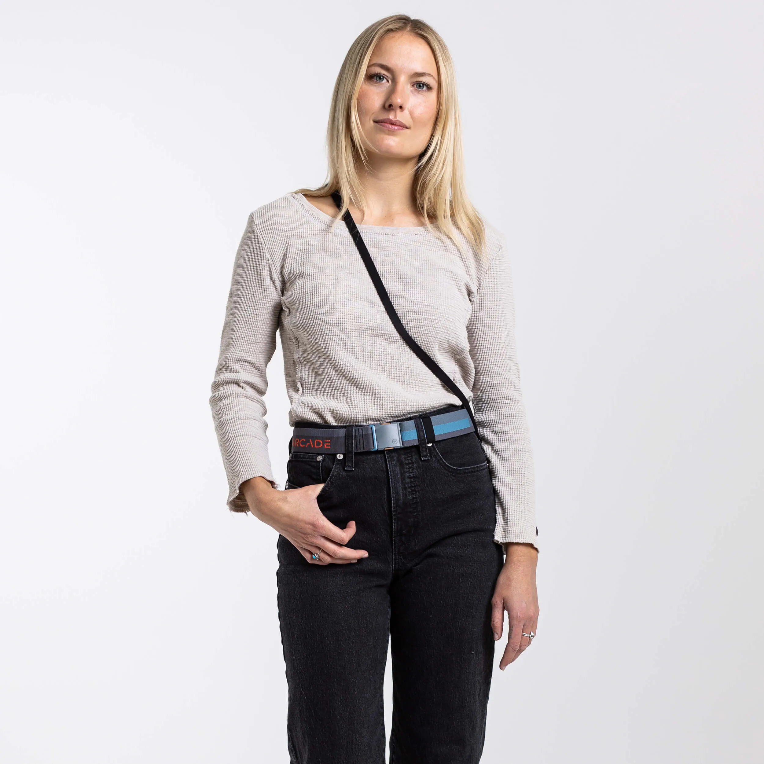 Sierra Belt in Black Punch